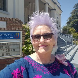 Meet your Posher, Debra